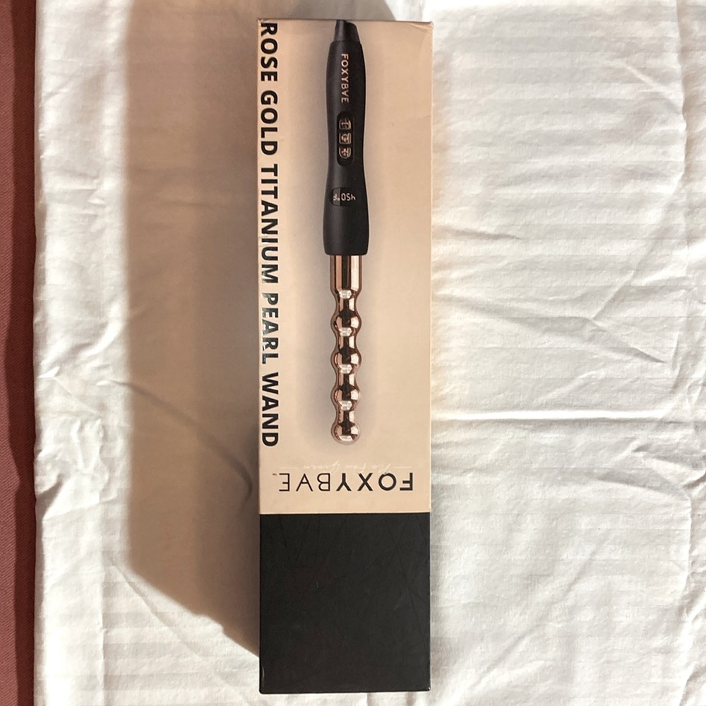 Foxy Bae rose gold pearl wand